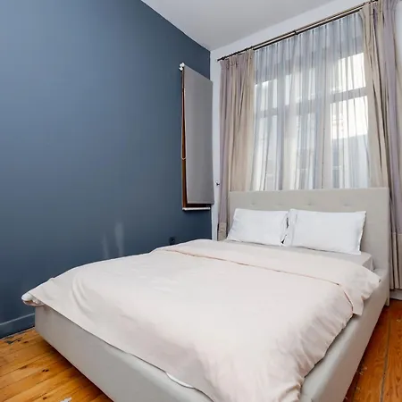 Appartement Private Building Featuring Two Separate