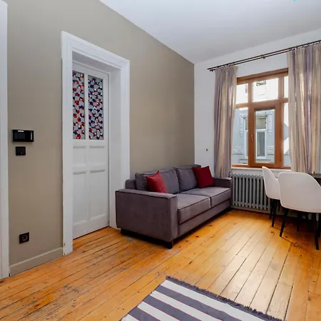 Private Building Featuring Two Separate Appartement *