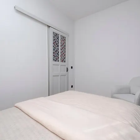 Private Building Featuring Two Separate * イスタンブール