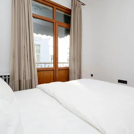 Private Building Featuring Two Separate Istambul